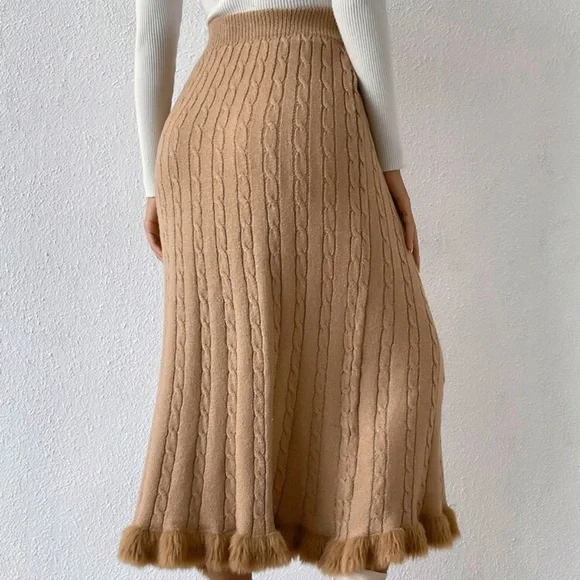 Knit Stretch Beige Fur Trim Skirt - Picture 2 of 9